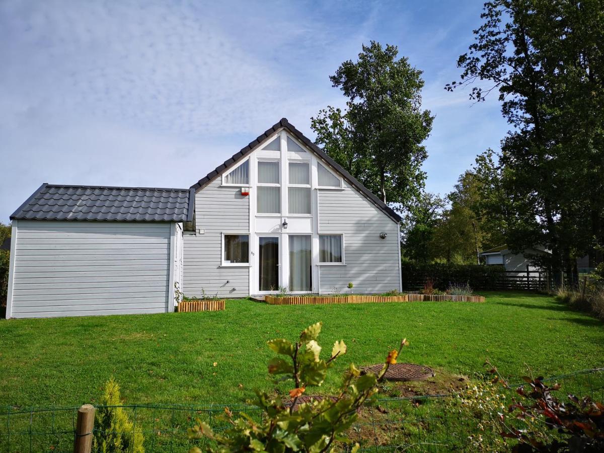 Bungalow du Lac Froid Chapelle Bagian luar foto